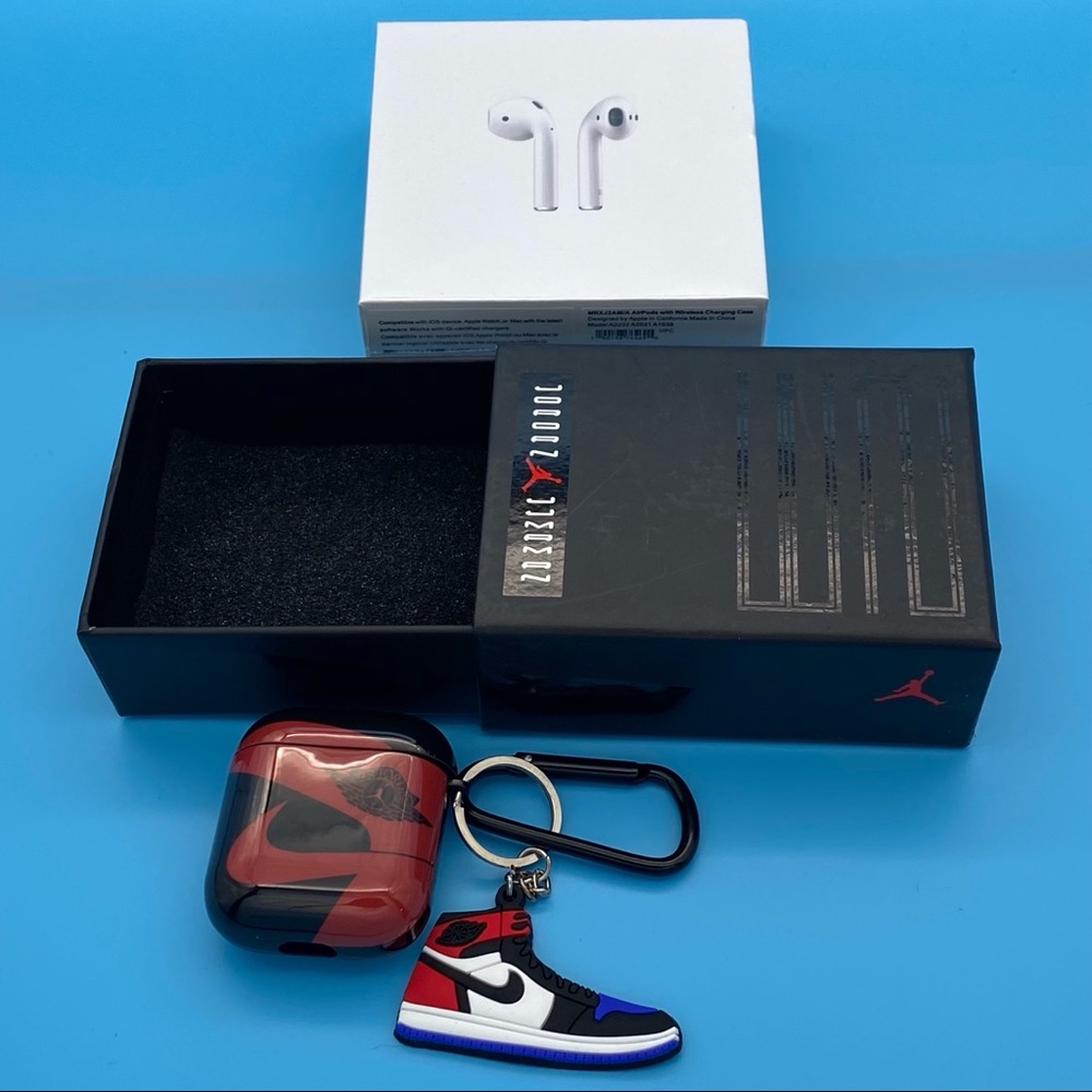 Apple AirPods Gen 2 with Wireless Charging Case